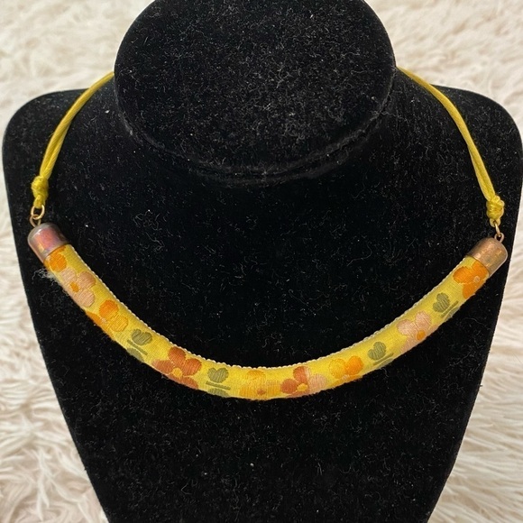 Vintage 90s Cheerful Yellow Embroidered Necklace - Picture 10 of 12